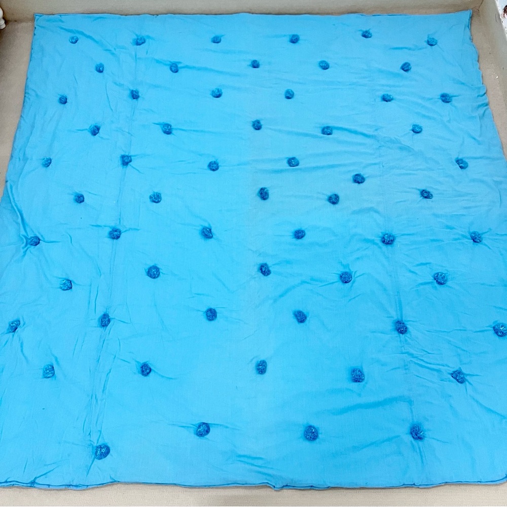 Pottery Barn PBTeen Crinkle Puff Quilt Queen Size Quilt Blue
